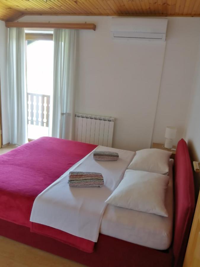 Guesthouse Zafran Smoljanac Exterior photo